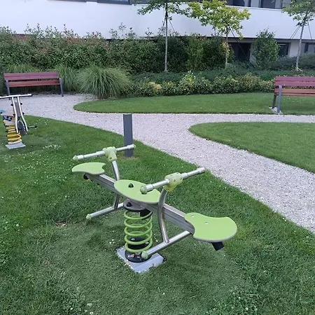 アパート Juliet's Hideout ブラチスラヴァ